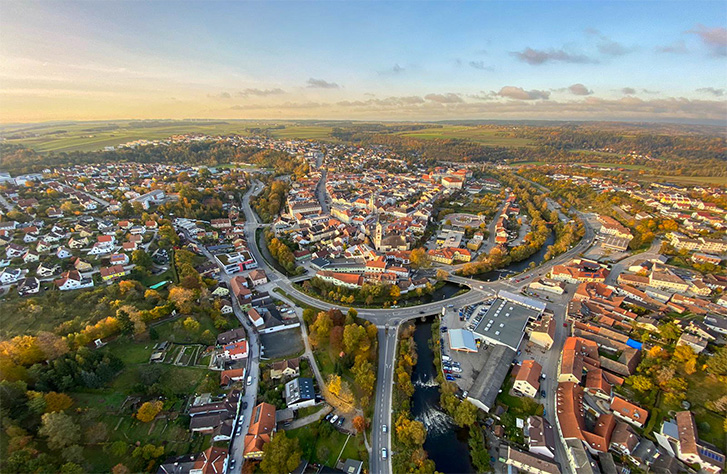 Die Stadt Zwettl aus der Vogelperspektive.